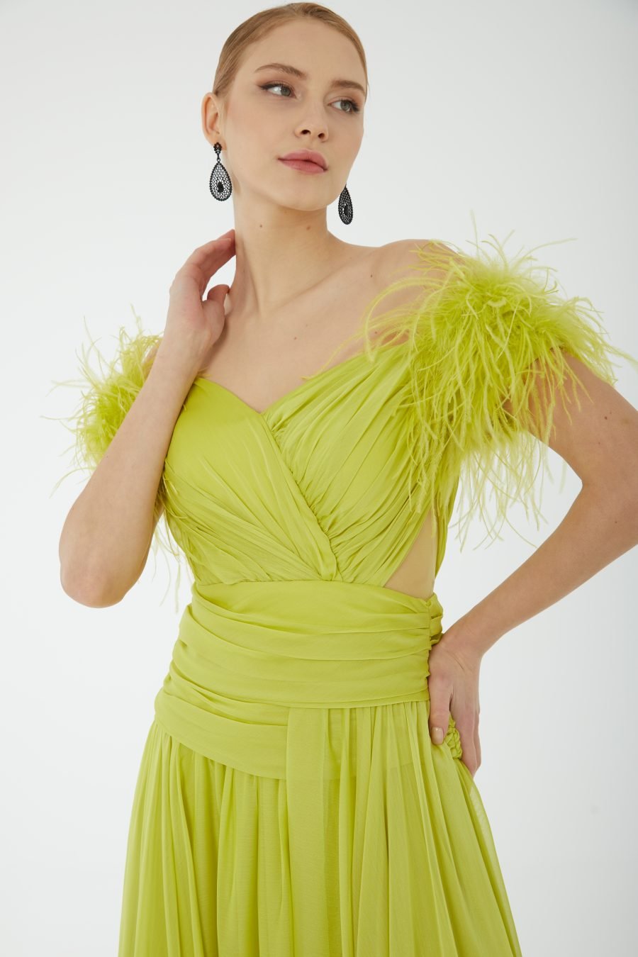 Off shoulder semi-sweetheart high knee evening dress - Image 3